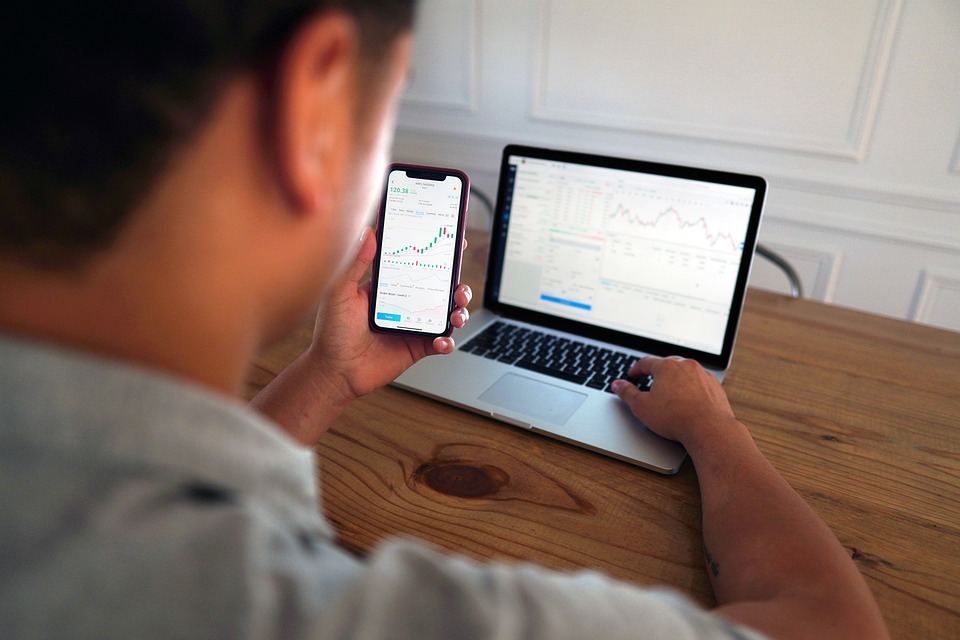 Comparing Trading Platforms for Bond Investors in Australia